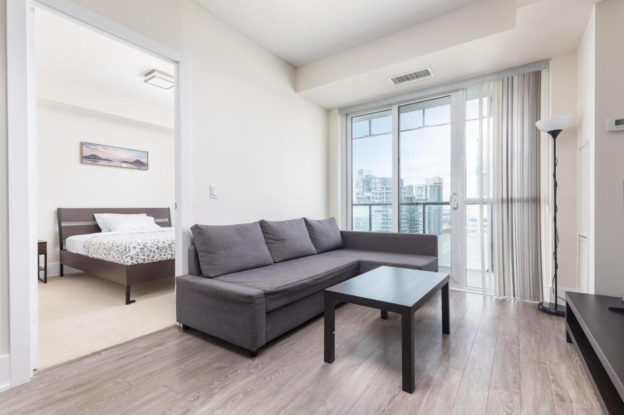 Across From The Cn Tower, Metro Toronto Convention Centre And Rogers Centre In Downtown Toronto Core Apartment Bagian luar foto