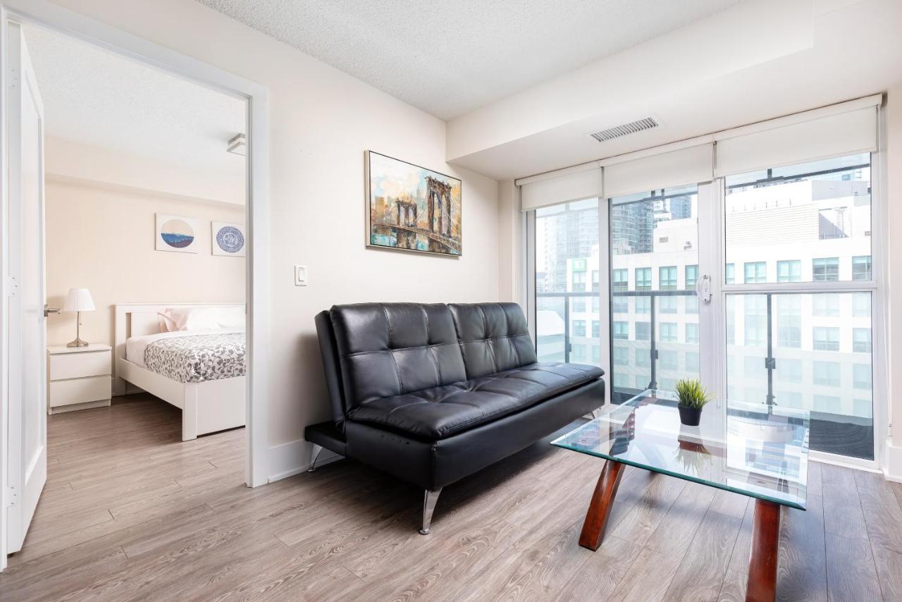 Across From The Cn Tower, Metro Toronto Convention Centre And Rogers Centre In Downtown Toronto Core Apartment Bagian luar foto