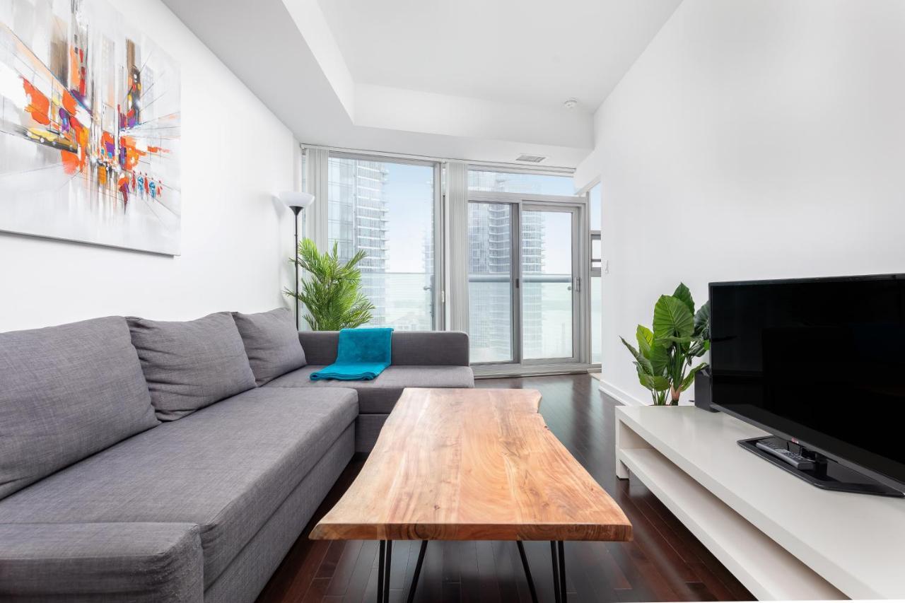 Across From The Cn Tower, Metro Toronto Convention Centre And Rogers Centre In Downtown Toronto Core Apartment Bagian luar foto