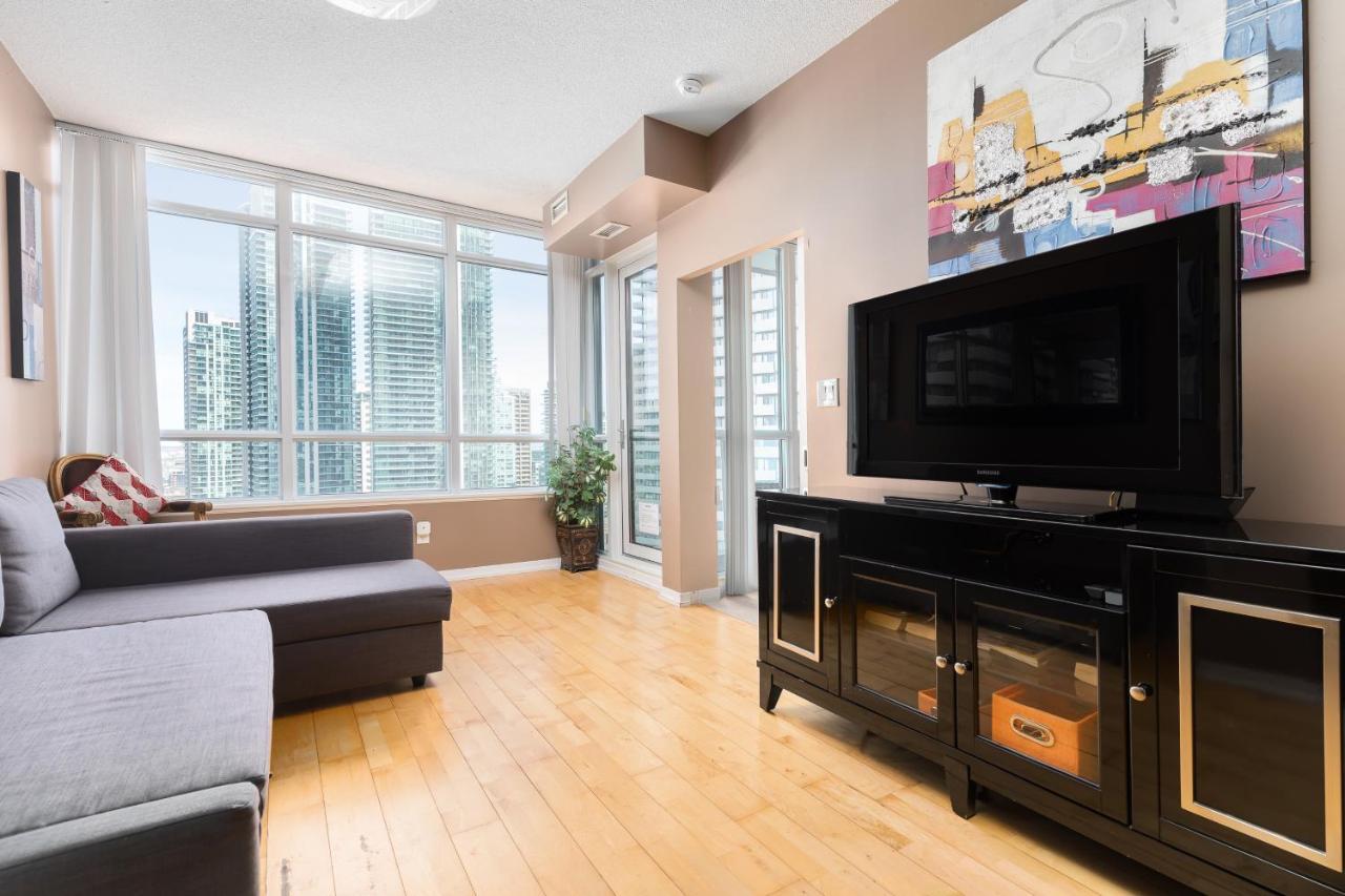 Across From The Cn Tower, Metro Toronto Convention Centre And Rogers Centre In Downtown Toronto Core Apartment Bagian luar foto