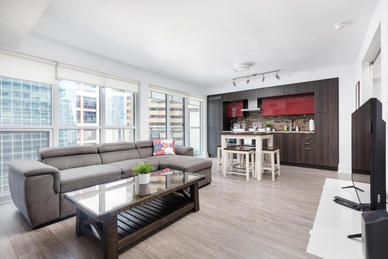 Across From The Cn Tower, Metro Toronto Convention Centre And Rogers Centre In Downtown Toronto Core Apartment Bagian luar foto