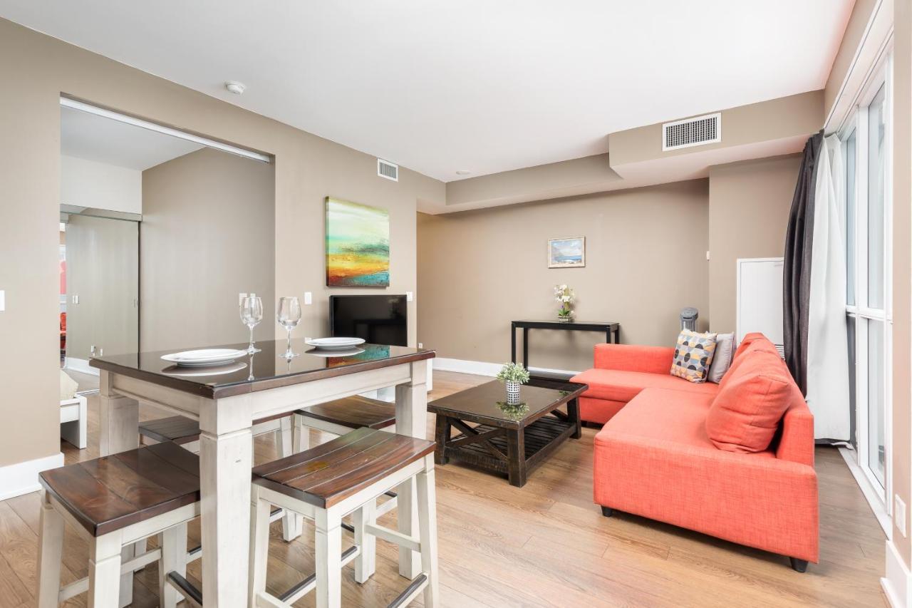 Across From The Cn Tower, Metro Toronto Convention Centre And Rogers Centre In Downtown Toronto Core Apartment Bagian luar foto